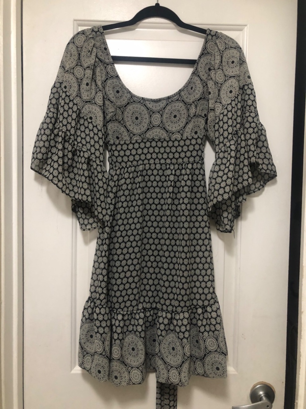 Betsey Johnson mandala print scoop neck flutter bell sleeve mini dressSize 2 - Picture 2 of 4